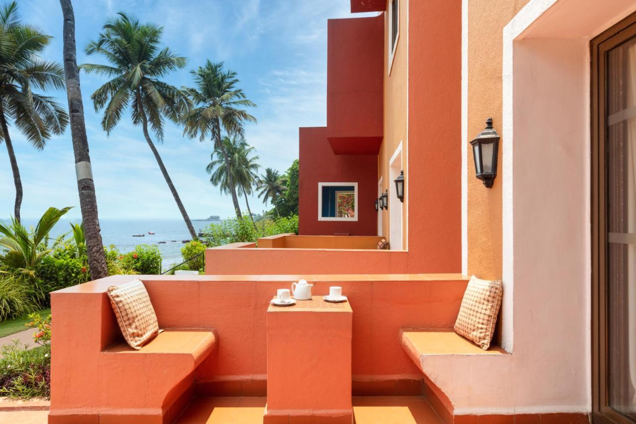 Taj Cidade De Goa Heritage, Goa Santa Cruz Εξωτερικό φωτογραφία A view of the beach from the hotel