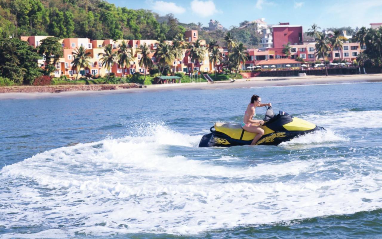 Taj Cidade De Goa Heritage, Goa Santa Cruz Εξωτερικό φωτογραφία Jet skiing in Goa