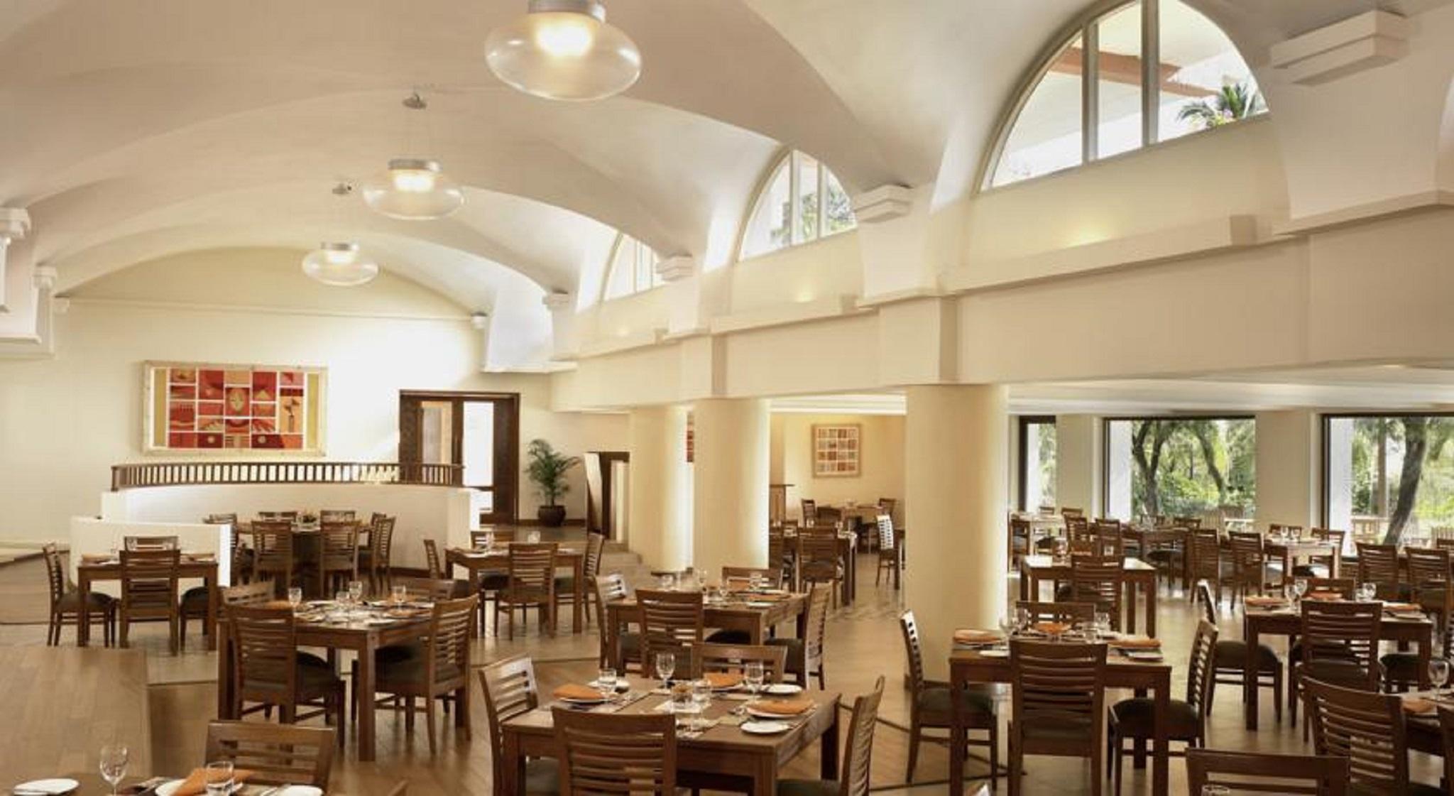 Taj Cidade De Goa Heritage, Goa Santa Cruz Εξωτερικό φωτογραφία The restaurant at the Taj Bengal