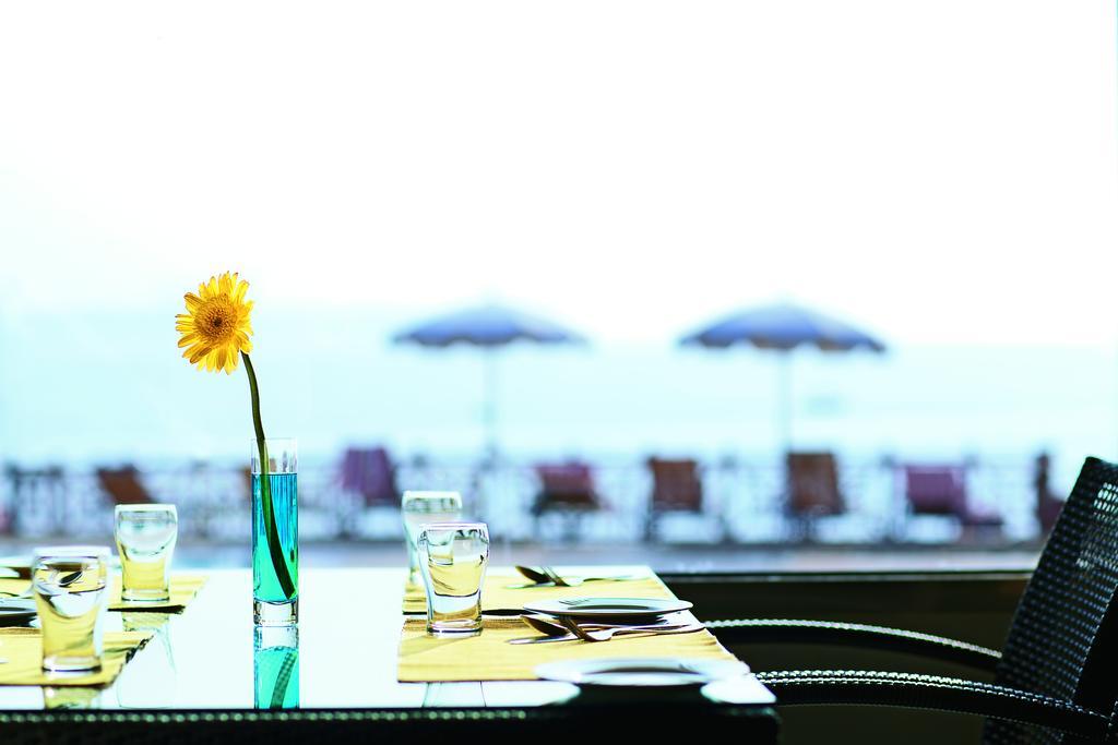 Taj Cidade De Goa Heritage, Goa Santa Cruz Εξωτερικό φωτογραφία The beach at the hotel